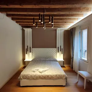 https://deluxe-3-bedrooom-flat-in-rialto.hotelslidodijesolo.com